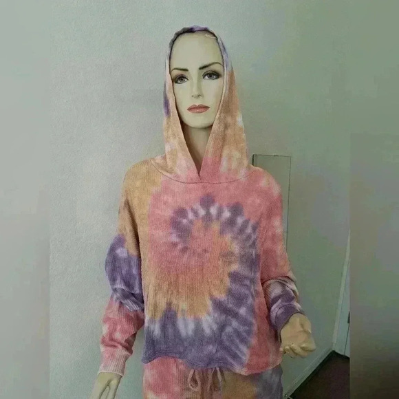 PULLOVER SOFT HOODIE TYE-DYE AND SHORTS SET - Picture 6 of 7